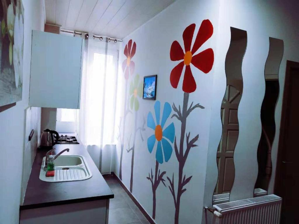 Cozy Rooms With Share The Bathroom And Kitchen 브뤼셀 외부 사진