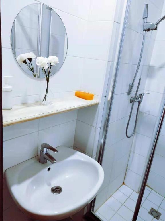 Cozy Rooms With Share The Bathroom And Kitchen 브뤼셀 외부 사진